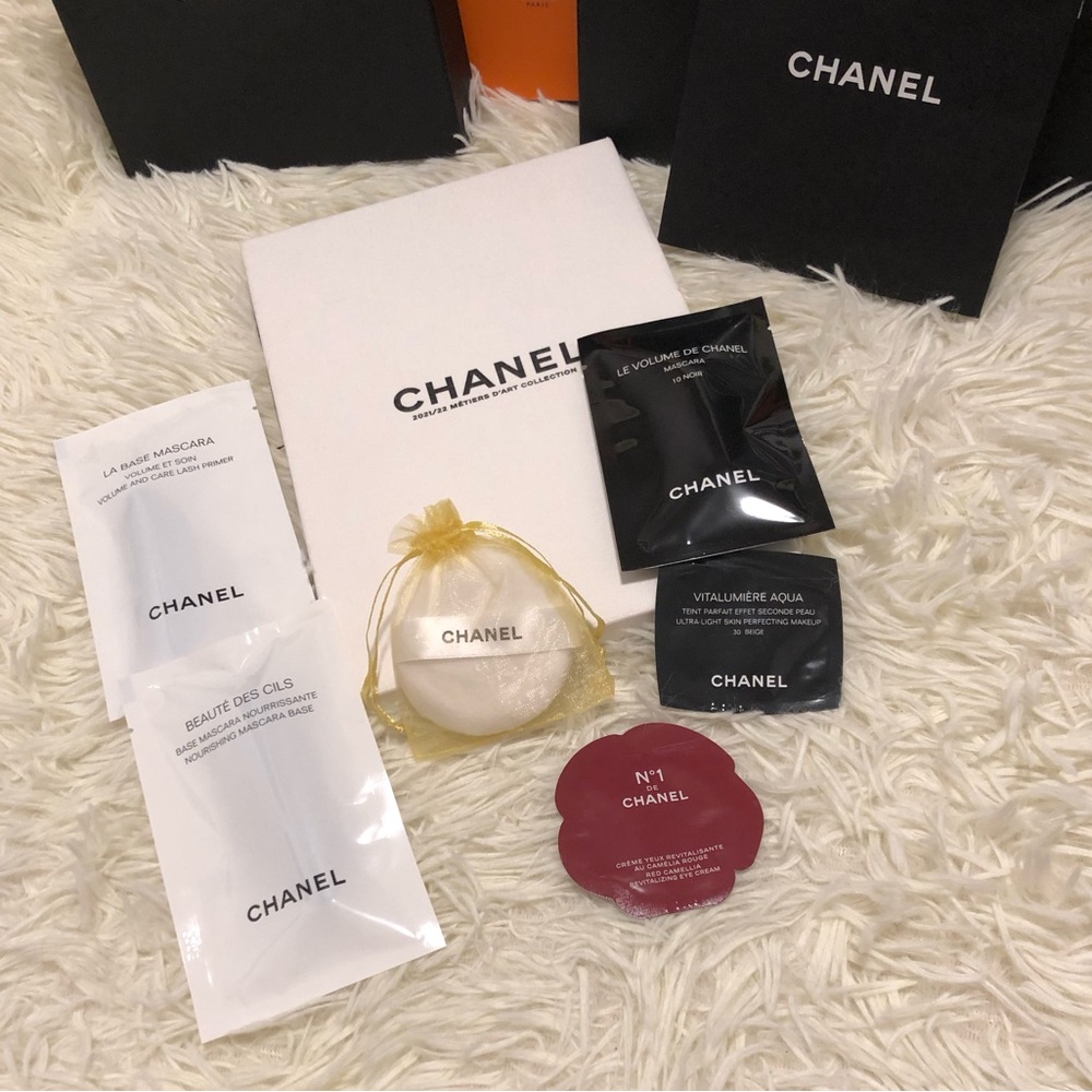 Chanel Makeup Puff Multiple Usage (Free Chanel Paper Bag) - Picture 2 of 9